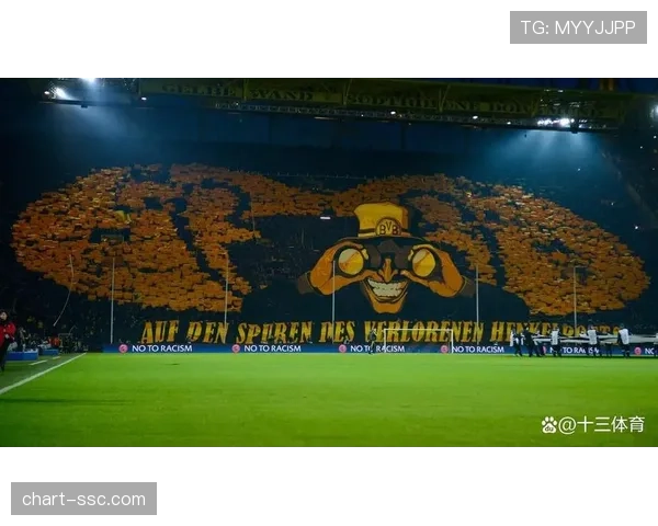 特写：奥林匹克球场南看台，拉齐奥死忠展示巨幅Tifo致敬传奇
